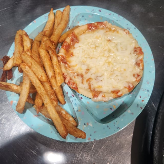 Kids Pizza.